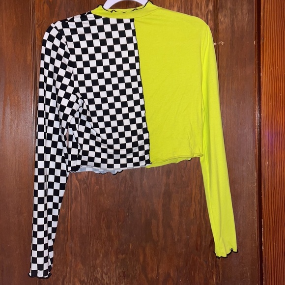 Lime green crop top with black and white checks - Picture 2 of 2